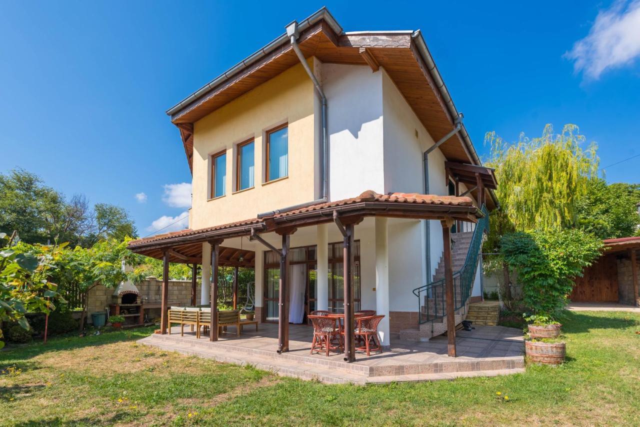 Villa Adora Balchik Exterior photo